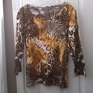 FINAL MARKDOWN Fashque wild decorative tee medium